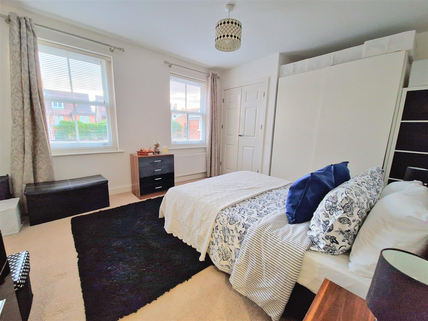 Warwick Avenue, Bedford